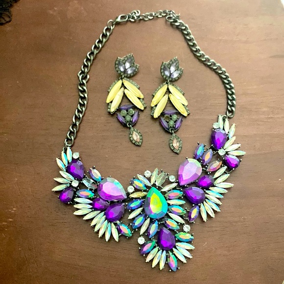 Retro Jewelry iridescent purples and gold with very strong chain - Picture 3 of 3